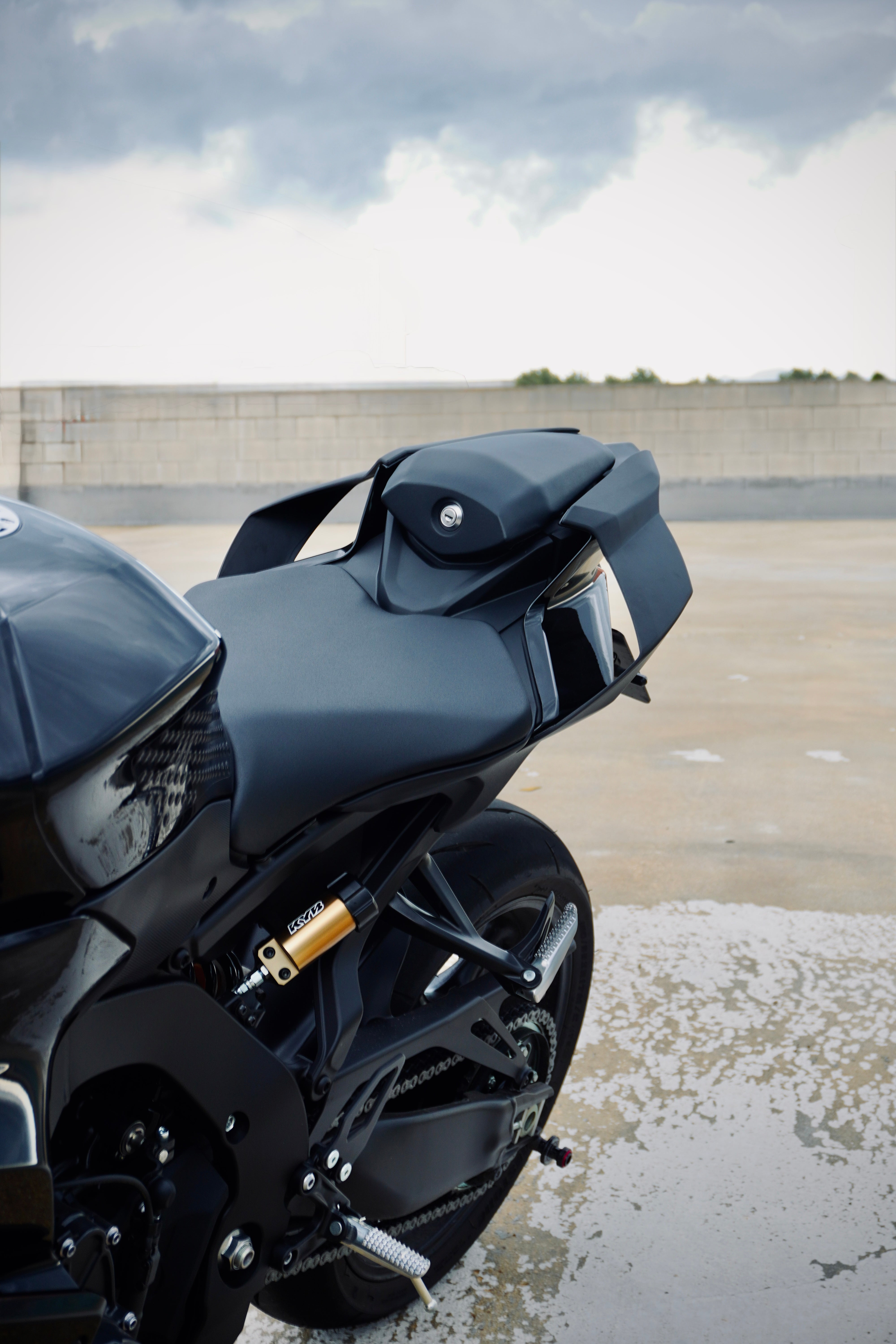 Seat Side Cover - Yamaha R9