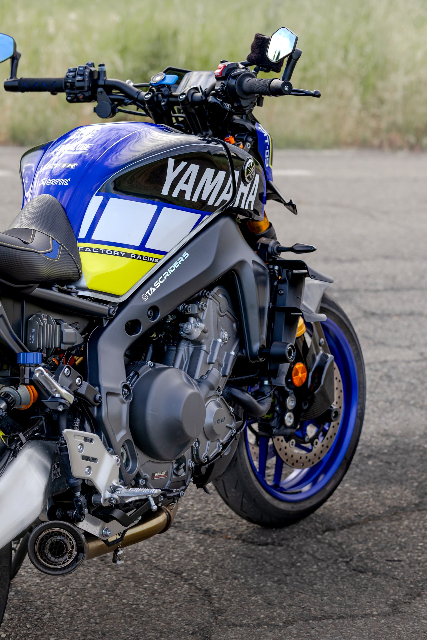 Alerones laterales dobles - Yamaha MT09 V3