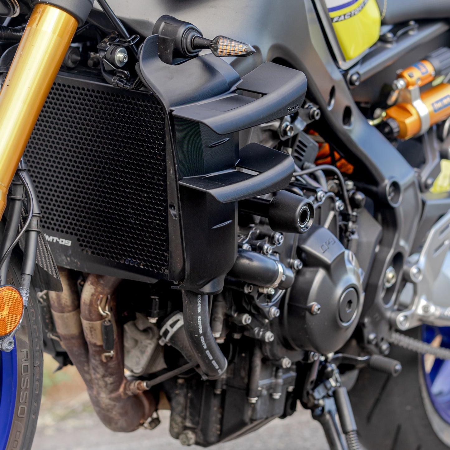 Alerones laterales dobles - Yamaha MT09 V3