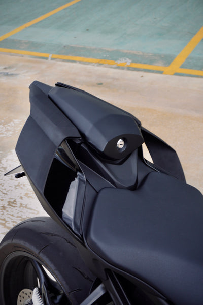 Seat Side Cover - Yamaha R9