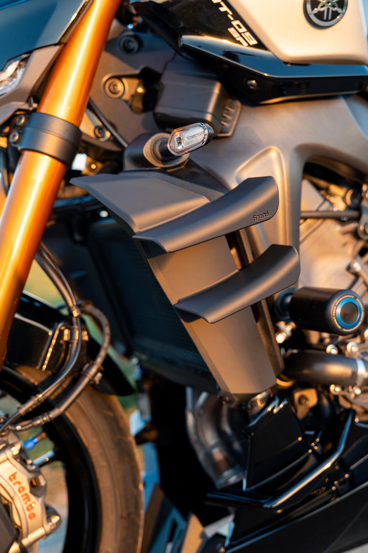 Alerones laterales dobles - Yamaha MT09 2024+
